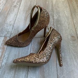 🔥4/$20 Glitter JUSTFAB leather pump!🔥